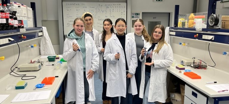 Wis­sen­schaft zum Anfas­sen: Prak­ti­sche DNA-Ana­ly­se im NEAnderLab